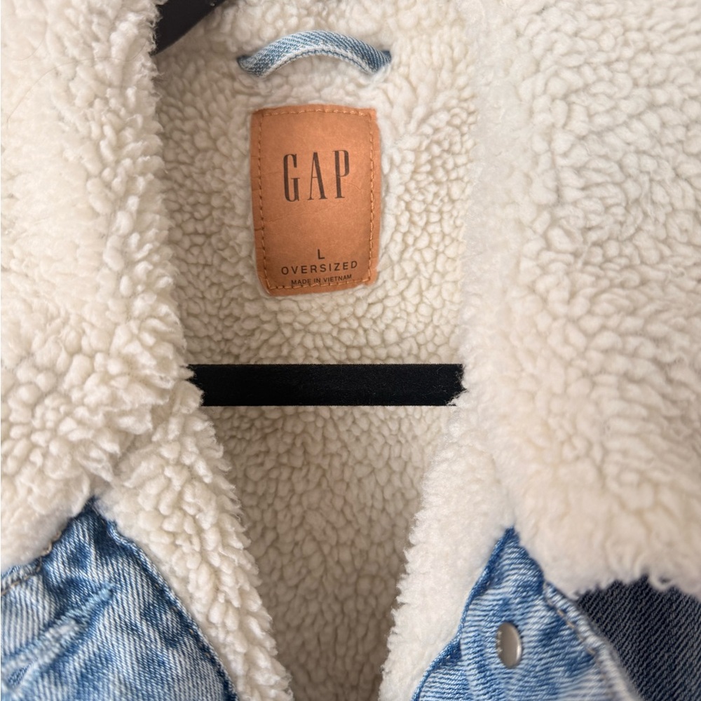 GAP Women's Denim Jacket with White Sherpa Collar - Picture 2 of 4
